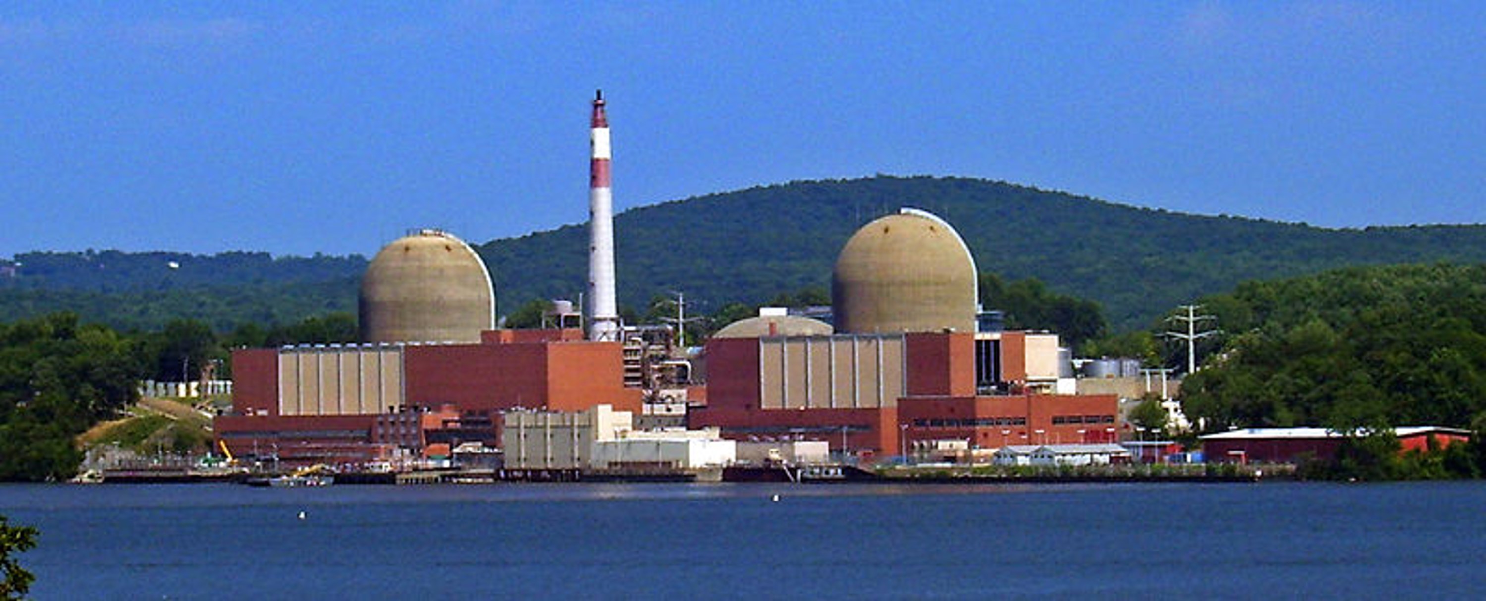 Should Nuclear Power Play a Role in Reducing Fossil Fuel Use?